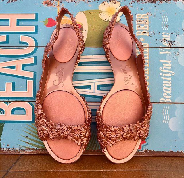 House shoes, but high-fashion Sunies Schuhe