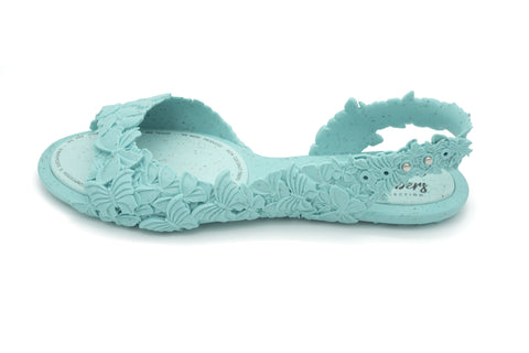 easy-to-wear green flat sandals for women