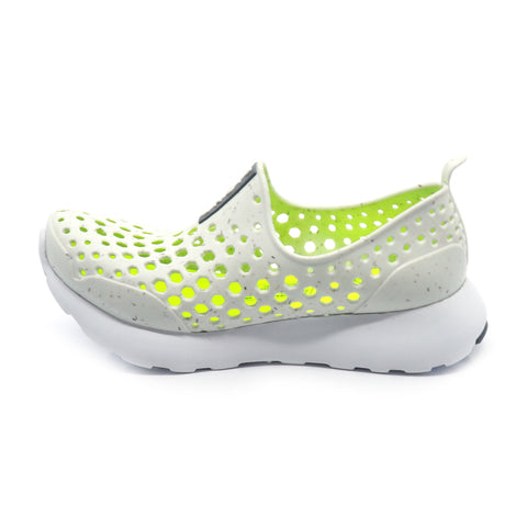 white kids summer shoes