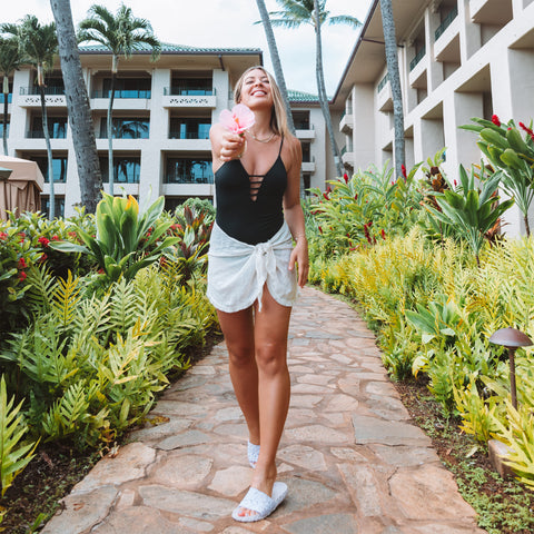 Women in Sunies Hawaii White Slides